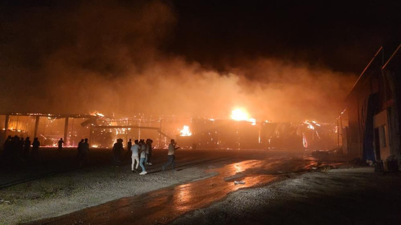 Van'da korkutan yangın! Rüzgarın etkisiyle yayıldı, 3 saat sonra kontrol altına alındı - Resim: 1