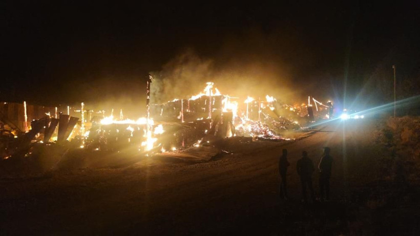 Van'da korkutan yangın! Rüzgarın etkisiyle yayıldı, 3 saat sonra kontrol altına alındı - Resim: 3