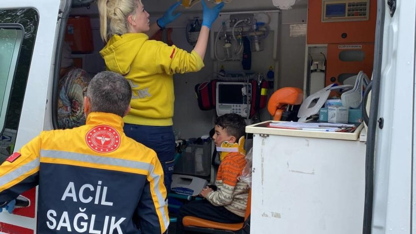 TEM'de zincirleme kaza: 13 araç birbirine girdi, trafik felç oldu! Yaralılar var... - Resim: 1