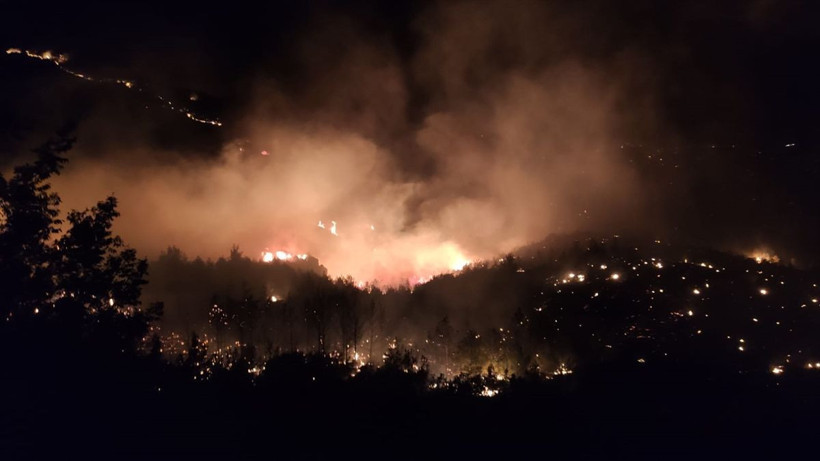 3 şehirde orman yangını sürüyor! Geceyi cehenneme çevirdiler... - Resim: 2