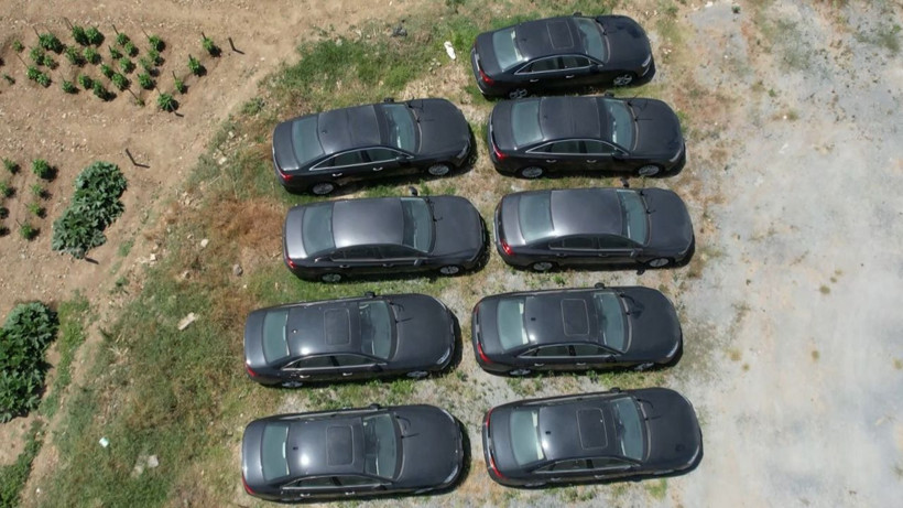 Pes dedirten manzaralar: Stok araçlar böyle görüntülendi! Bekçi dronu fark edince... - Resim: 2