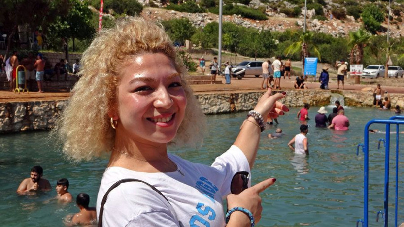 Antalya Demre'de hava 45 su 12 derece! Şifalı suyu duyan koştu titreye titreye eve gidiyorlar - Resim: 2