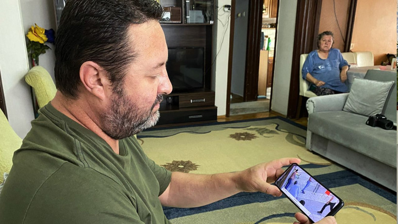 Arkadaşları ile çay içerken dehşeti yaşadı, bir anda yerinden sıçradı: Bir şey ısırdı sandım - Resim: 4