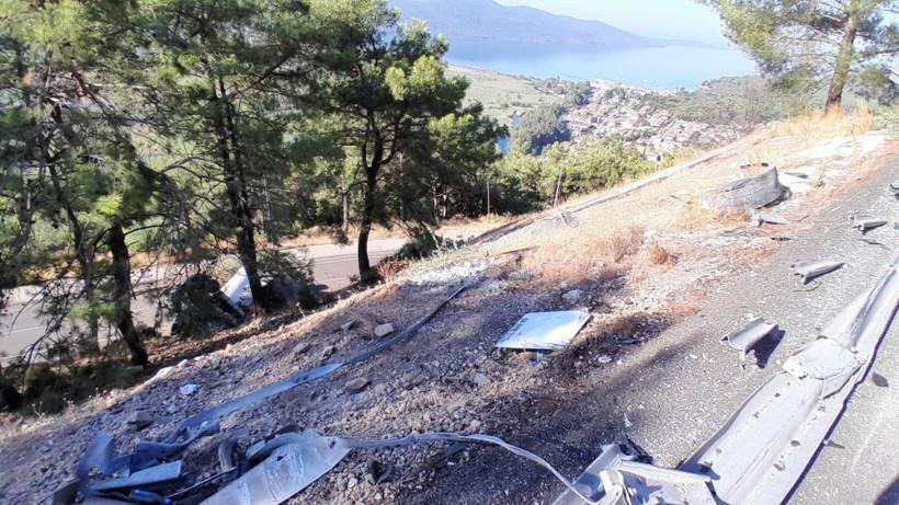 Faciaya ramak kala... Doğalgaz yüklü tanker uçuruma yuvarlandı! Ekipler bölgede... - Resim: 4