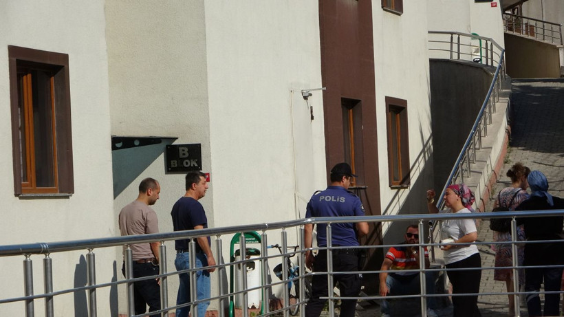 Pendik'te cinayet ve intihar! Kadını öldürdü ardından kendini astı! 8 yaşındaki çocuk ise... - Resim: 3