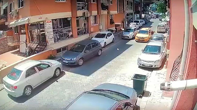 Yaptığı kazada maddi zarardan kaçmak isterken faciaya sebep oldu! Sürücüyü ailesinin önünde ezdi metrelerce sürükledi - Resim: 3