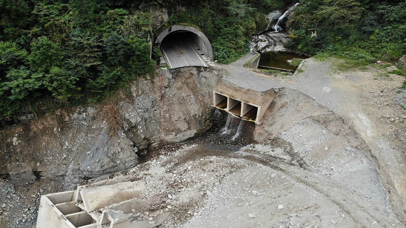 Ordu'da heyelanın yıktığı 50 ili ilgilendiren yola köprü yapılacak - Resim: 1