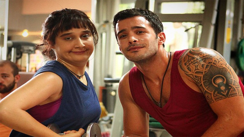 Barış Arduç ve Gupse Özay'ın kızı ilk defa deniz keyfi yaparken görüntülendi! - Resim: 2