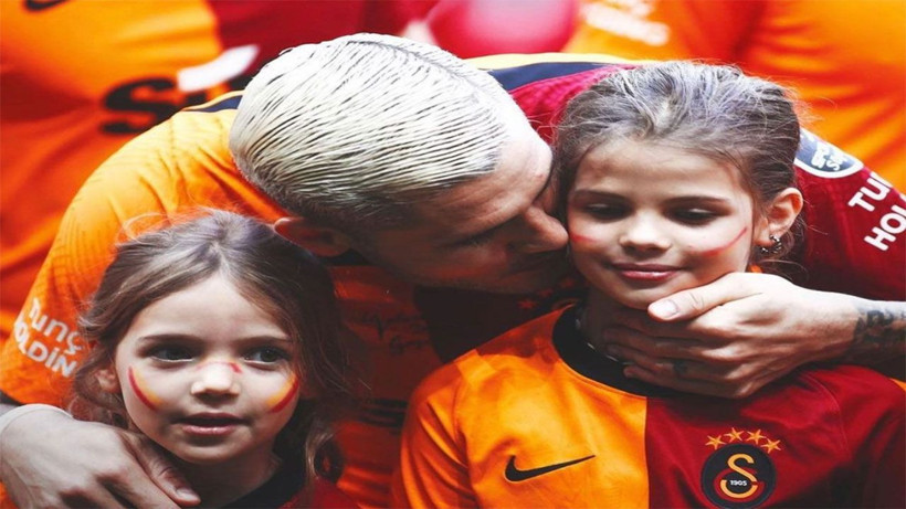 Galatasaray'ın yıldız ismi İcardi'den Ayasofya'da gönülleri mest eden paylaşım! 'Türklerim' yazdı milyonlarca beğeni aldı - Resim: 1