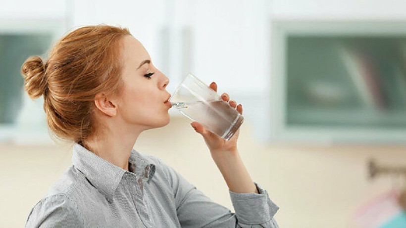 Günlük ne kadar su içmeniz gerektiğine dikkat! Uzmanlar uyardı "Çoğu kişi yanlış biliyor" - Resim: 2