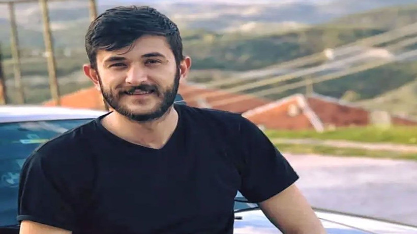 Emanet aldığı araba sonu oldu! Aydınlatma direğine çarptı araç hurdaya döndü - Resim: 3