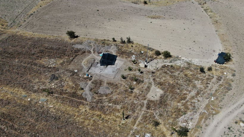 Elazığ'da heyecanlandıran keşif! Tarlasını sürerken denk geldi, hemen ekiplere haber verdi: Kazı çalışmaları başladı - Resim: 1