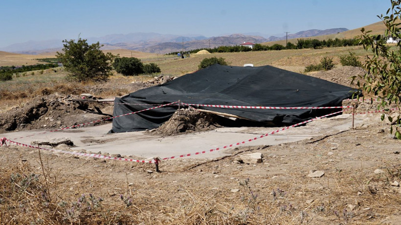 Elazığ'da heyecanlandıran keşif! Tarlasını sürerken denk geldi, hemen ekiplere haber verdi: Kazı çalışmaları başladı - Resim: 2