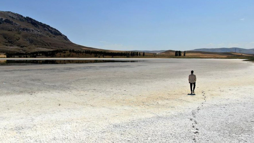 Görenleri şaşkına çeviren görüntü, Sivas'taki bu göl adeta dile geldi - Resim: 1