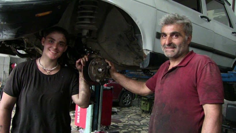 Artvin'de liseli Azra'nın motor ustası olma hikayesi dikkat çekiyor - Resim: 2