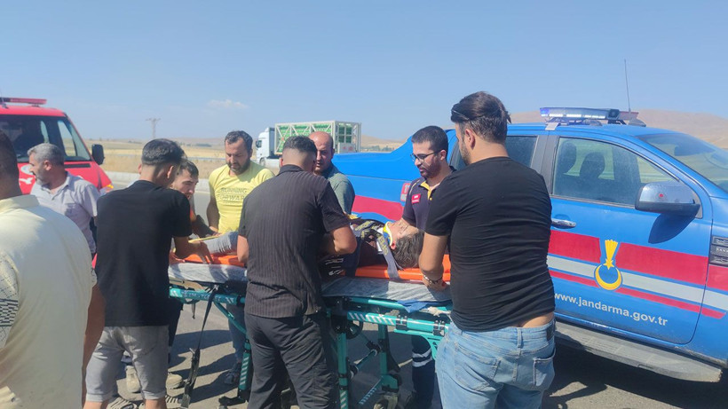 Van'da şarampole uçan otomobilde can pazarı yaşandı: 1 ölü 3 yaralı - Resim: 4