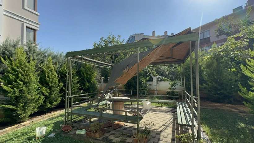 Kadıköy'de yangında 3. kattan aşağı atladılar! İBB eski Daire Başkanı kurtuldu karısı öldü - Resim: 4