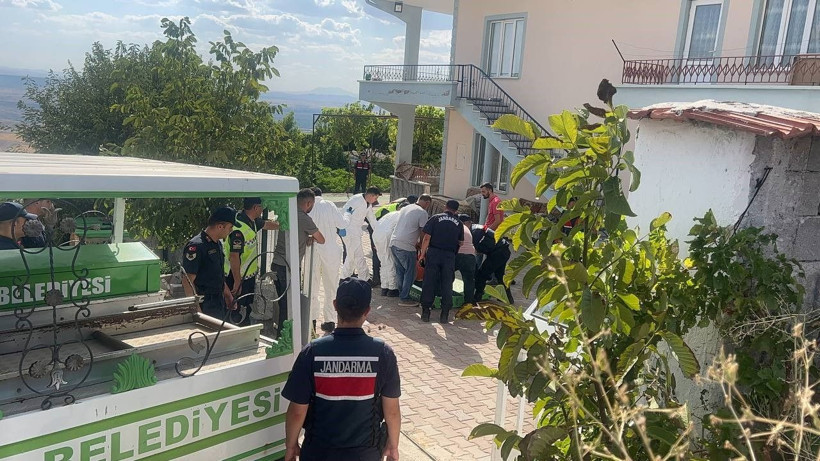 Karı koca tartıştı ortalık kan gölüne döndü! Eşini evden kaçarken öldürdü sonra intihar etti - Resim: 2