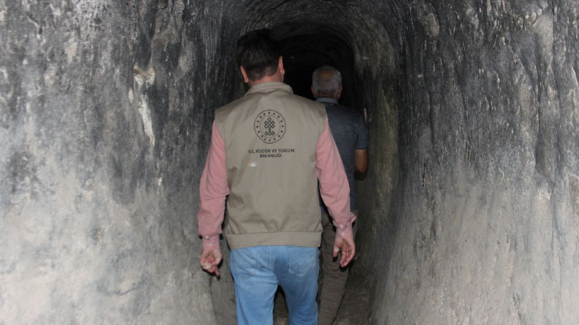 150 metrelik tünelin içerisine ilk kez girildi Romalılar dağı delerek yapmış nedeni tespit edildi - Resim: 4