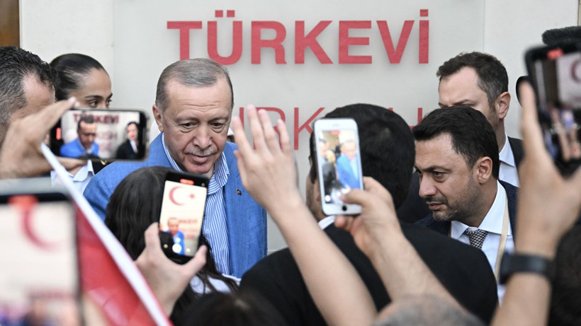 Cumhurbaşkanı Erdoğan'a New York’ta sevgi seli! İnsanlar Türkevi'ne akın etti dikkat çeken kareler - Resim: 1