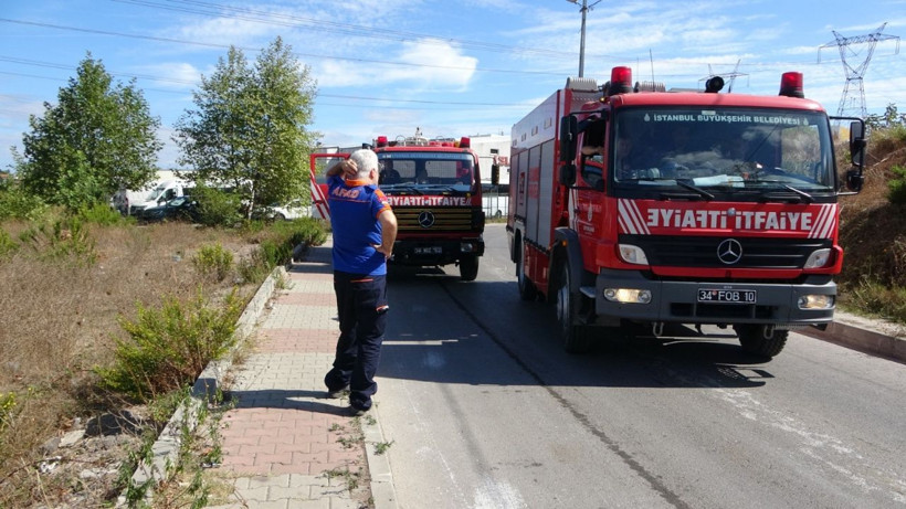 İstanbul Sultanbeyli’de sokağa dökülen maddeden yayılan koku paniğe neden oldu - Resim: 4