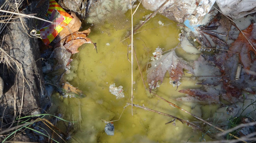 Sultanbeyli'de sokağa dökülen madde mahalleyi ayağa kaldırdı! Etrafa yayılan kokuya polis müdahale etti - Resim: 4