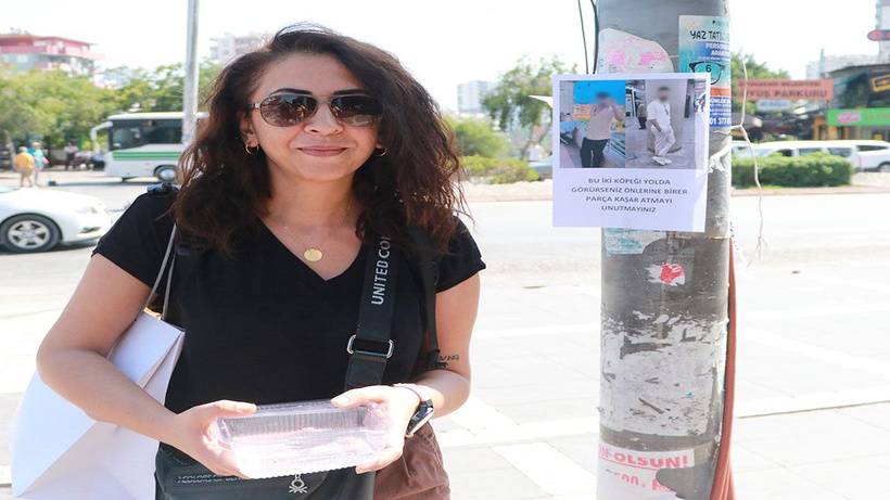 Çöpe asılan intikam dolu ilan görenlerin ağzını açık bıraktı! İki erkeğin fotoğrafını ağır sözlerle ilana verdiler - Resim: 1