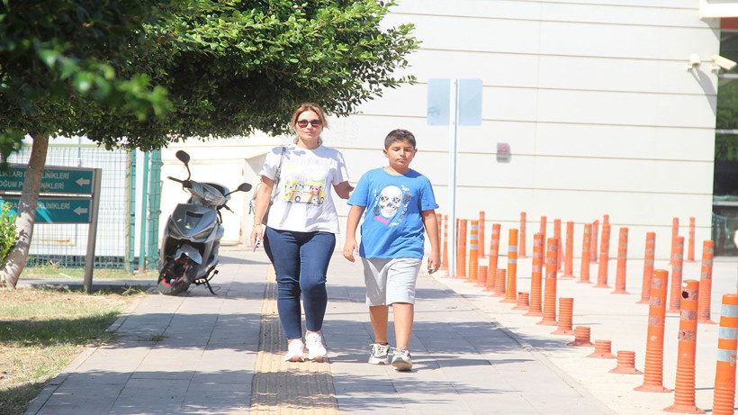 Antalya'da zincirli köpek 10 yaşındaki çocuğun boynuna saldırdı! - Resim: 1