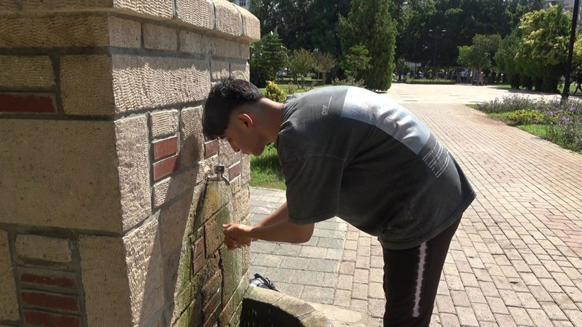 Adana'ya kış gelmiyor! Termometreler 38 dereceyi gösterince park ve caddeler boş kaldı - Resim: 4