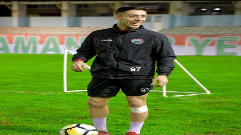 Futbolcudan trafikte şoke eden trafik uygulası! Araçların içini kontrol edip kameraya çekti - Resim: 4