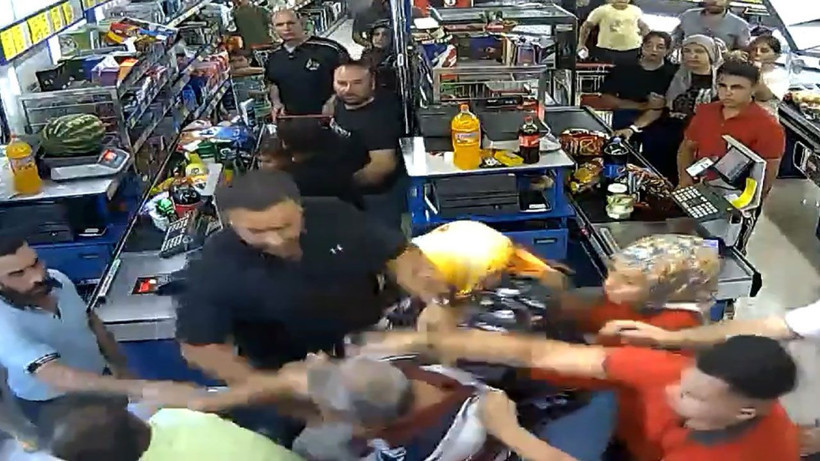 İki kız çocuğuna markette korkunç saldırı! Ağabeylerinin eski eşinin yakınları tarafından öldüresiyle dövüldüler - Resim: 2