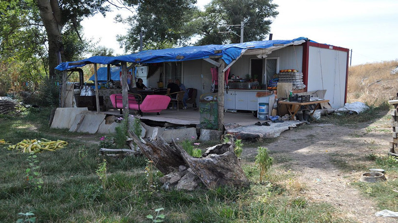 Enflasyondan ve fiyatlardan haberleri yok! Konteynerde yaşıyorlar, takasla alışveriş yapıyorlar - Resim: 4