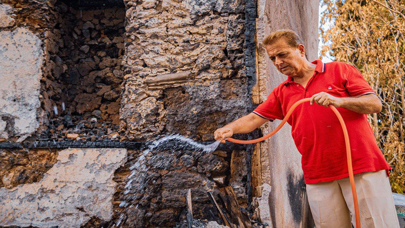 Antalya'da her gece su dolu kovalarla nöbet bekleyen mahalleli isyan etti! - Resim: 2