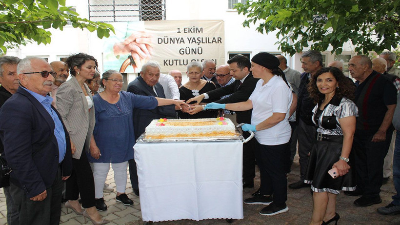 Huzurevinde tanışıp ikinci baharlarına dünya yaşlılar gününde 'evet' dediler! - Resim: 3