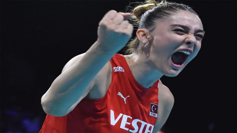 Filenin Sultanları'ndan Zehra Yıldız'ın kuzeni Survivor'ın yıldızı çıktı! Bakın ünlü voleybolcunun kuzeni kimmiş... - Resim: 1