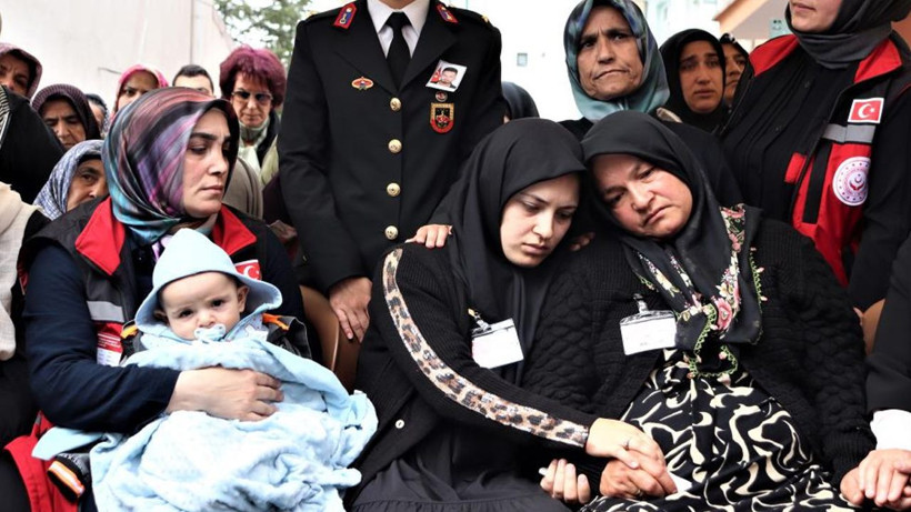 Şehit veterinere veda! Annesi, babası ve eşi kahrolurken 6 aylık oğlu her şeyden habersizce... - Resim: 4