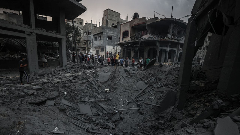 Onlarca ölü var! İsrail ordusu, Gazze'de iki mülteci kampını vurdu geniş çapta yıkım oluştu - Resim: 4