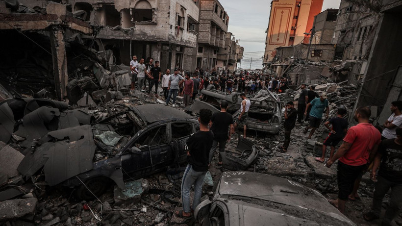 Onlarca ölü var! İsrail ordusu, Gazze'de iki mülteci kampını vurdu geniş çapta yıkım oluştu - Resim: 1