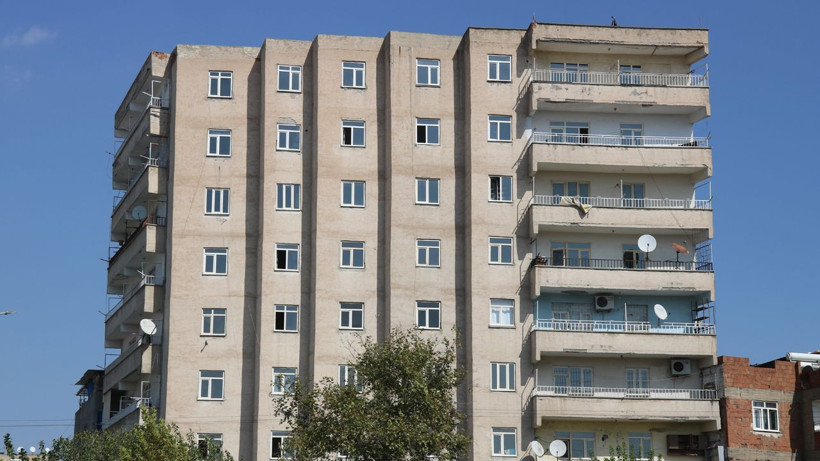 Fuat dede 8 katlı binada tek başına yaşıyor! Bodrumda 36 milyonluk 'emanet' var - Resim: 4