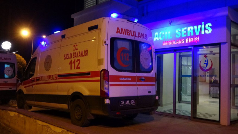 Akıllarda durgunluk veren olay! Seyir halindeki aracından düşen bebeğini ezdi - Resim: 1