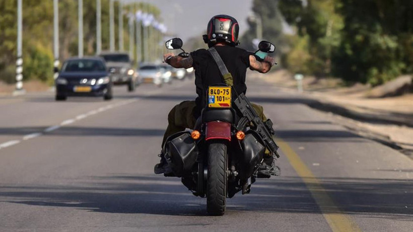 Şu hale bakın! İsrail'de halk silahlanıyor - Resim: 4