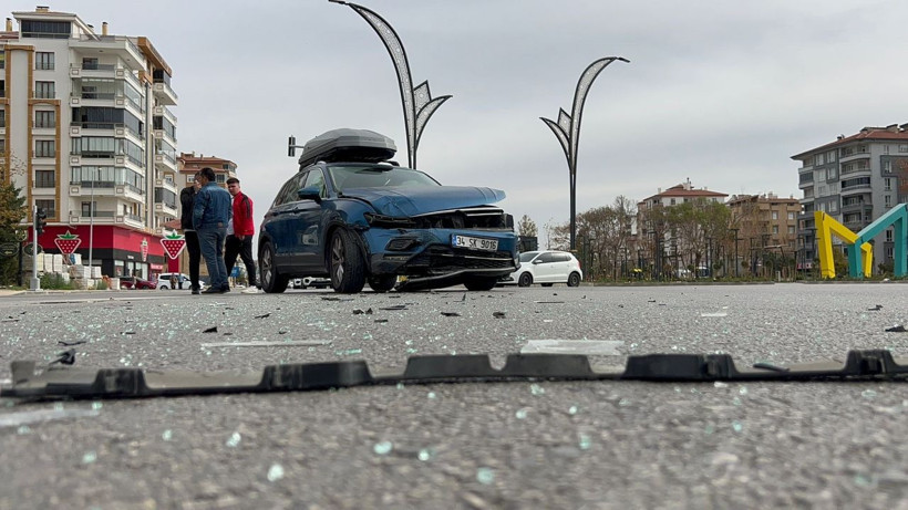 Milli voleybolcu Büşra Kılıçlı, kızıyla birlikte trafik kazası geçirdi - Resim: 3