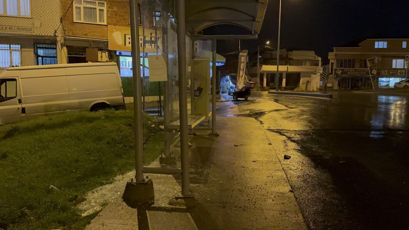 Arnavutköy'de kan donduran olay! Durakta bekleyen eski dünürüne kurşun yağdırdı - Resim: 1