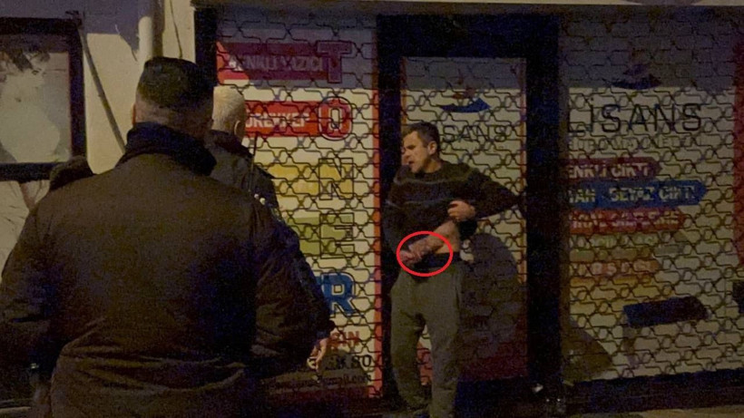 Bir garip olay! Sokak ortasında bıçağı boğazına dayadı: Bana Hülya'yı getirin - Resim: 3