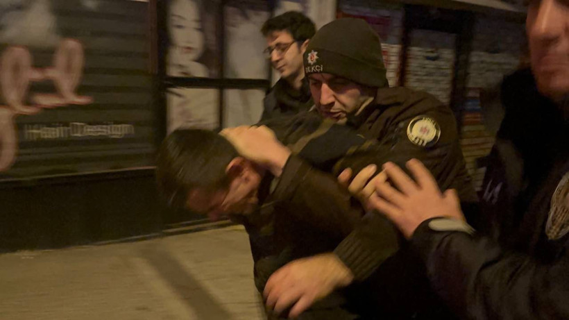 Bir garip olay! Sokak ortasında bıçağı boğazına dayadı: Bana Hülya'yı getirin - Resim: 4