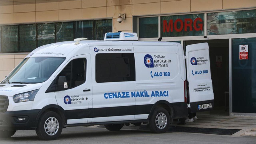 Antalya'da kayıp Damla'dan acı haber! Kızlarını kolundaki dövmeden tanıyan anne baba morg önünde kahroldu - Resim: 1