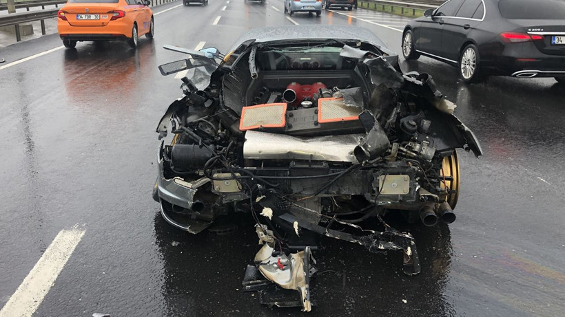 Ünlü iş adamı Sinan Urfalı, Ferrari ile feci kaza yaptı! 10 milyonluk araç pert oldu - Resim: 3