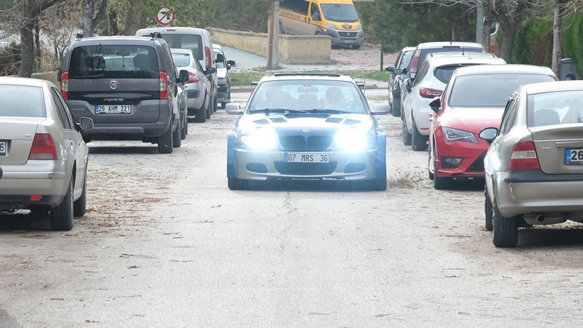 İnsanlar bu arabanın önüne atlıyor! Yarış oyunundaki aracın aynısını sokakta görenler şaşırıyor - Resim: 3