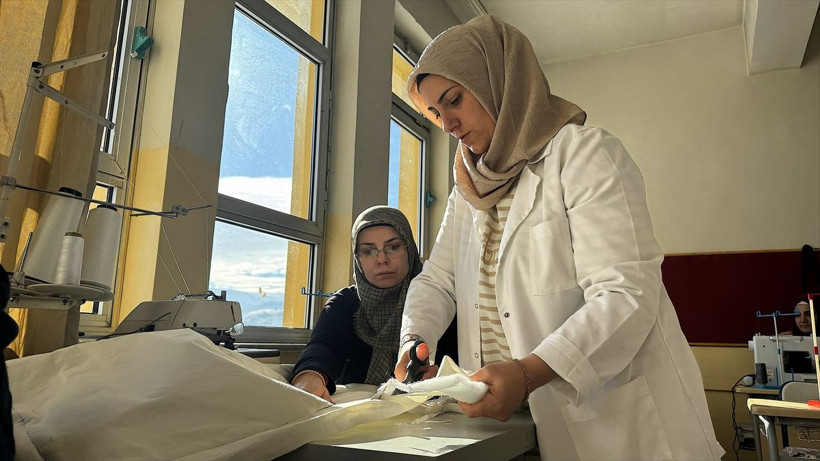 Mikrokredi ile kendi işini kurdu, şimdi kadınlara meslek öğretiyor! - Resim: 2