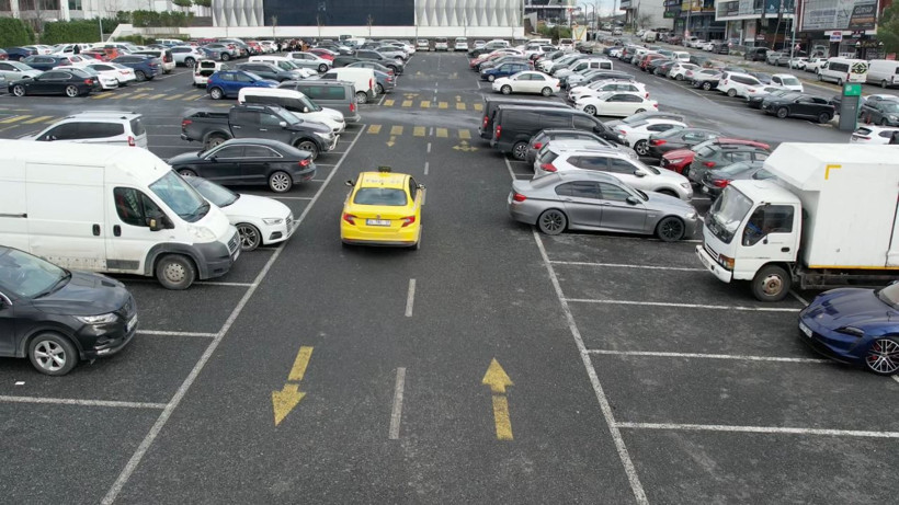 Taksiye ödediği paralar fazla gelince taksi şoförü oldu başına gelenleri anlattı - Resim: 1